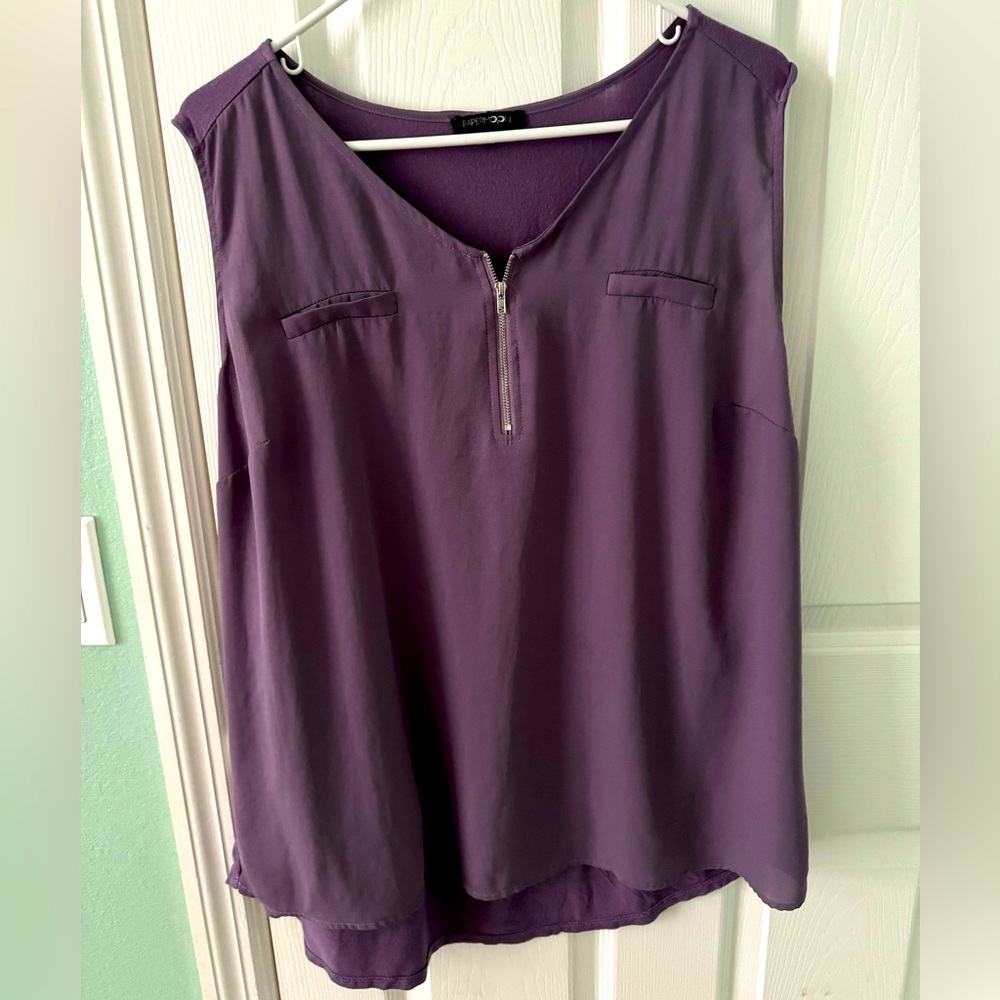 Papermoon 1X tank blouse. Silver zipper front. Very nice.